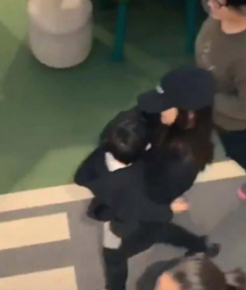 娱乐圈爆料小海绵,揭秘明星家庭生活点滴  第1张